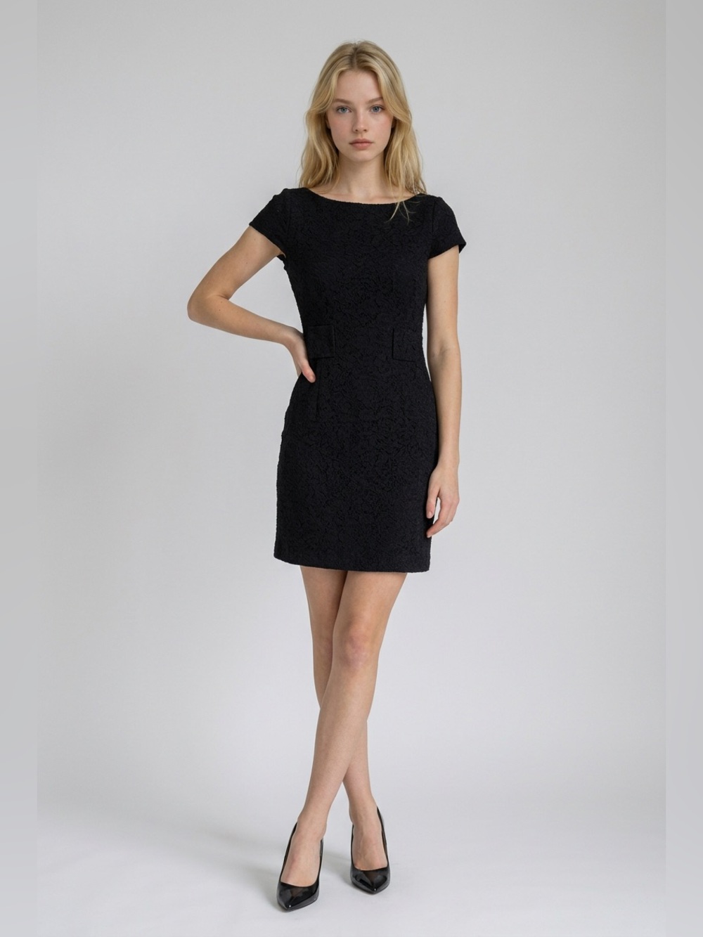 Theory Black Textured Cap-Sleeve Sheath Dress